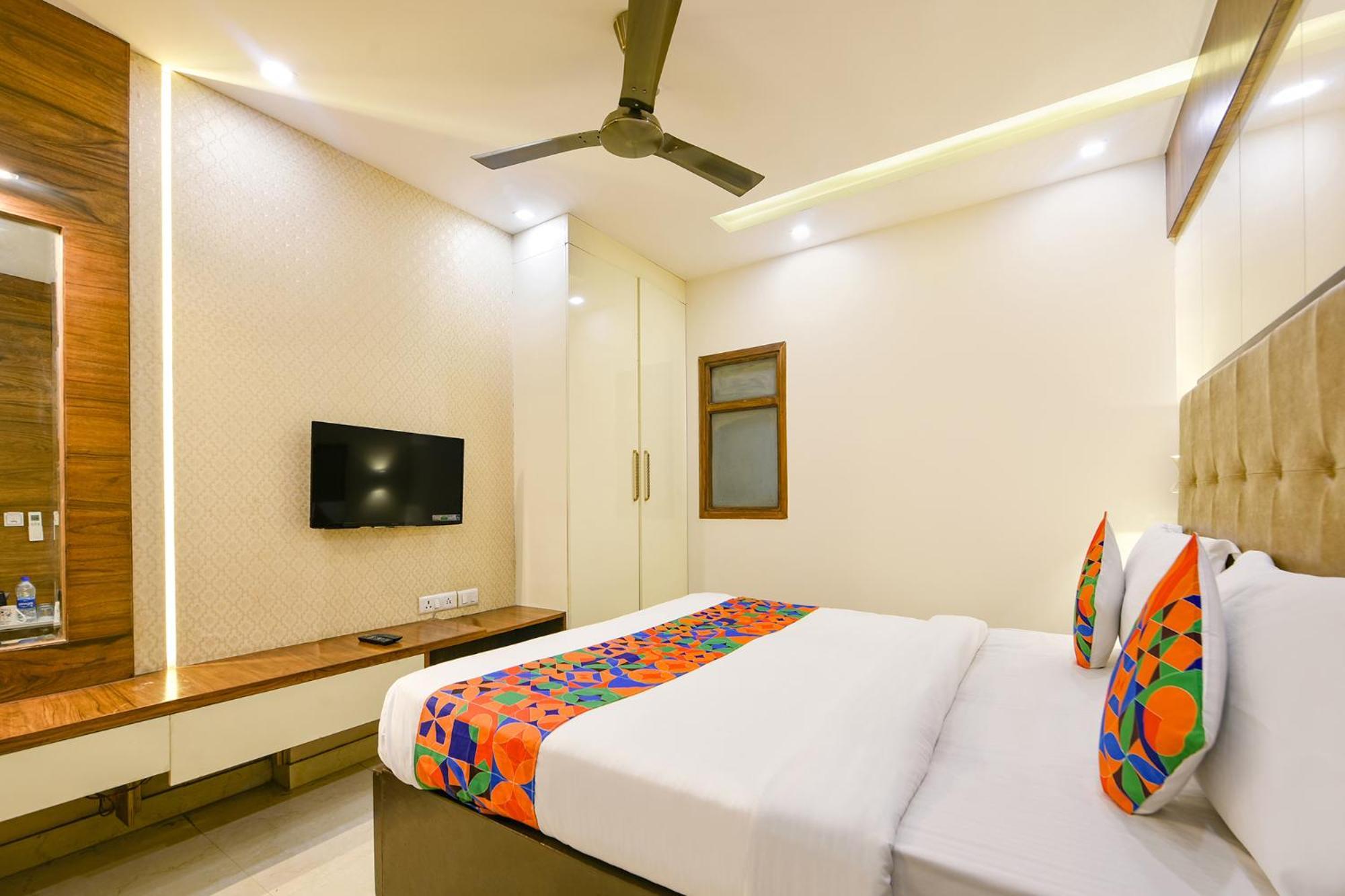 Fabhotel Just - Nr Lajpat Nagar Market Hotel New Delhi