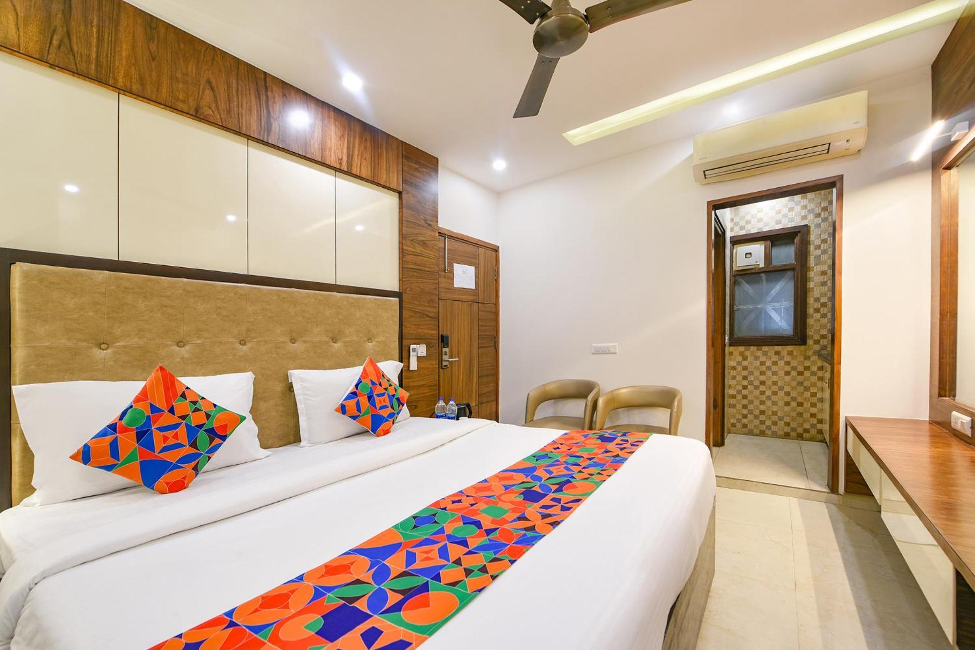 Fabhotel Just - Nr Lajpat Nagar Market * New Delhi