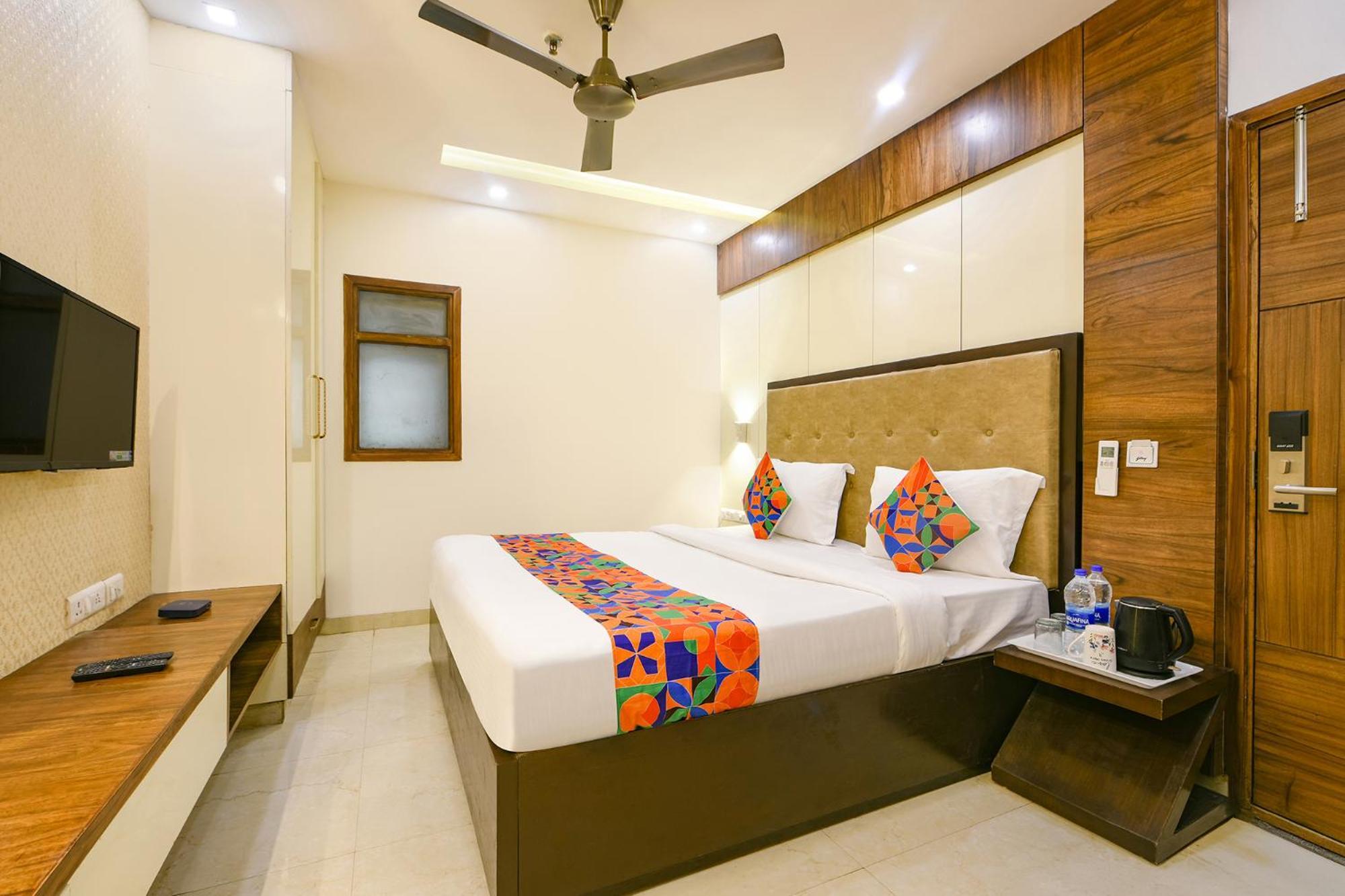 Fabhotel Just - Nr Lajpat Nagar Market Hotel New Delhi