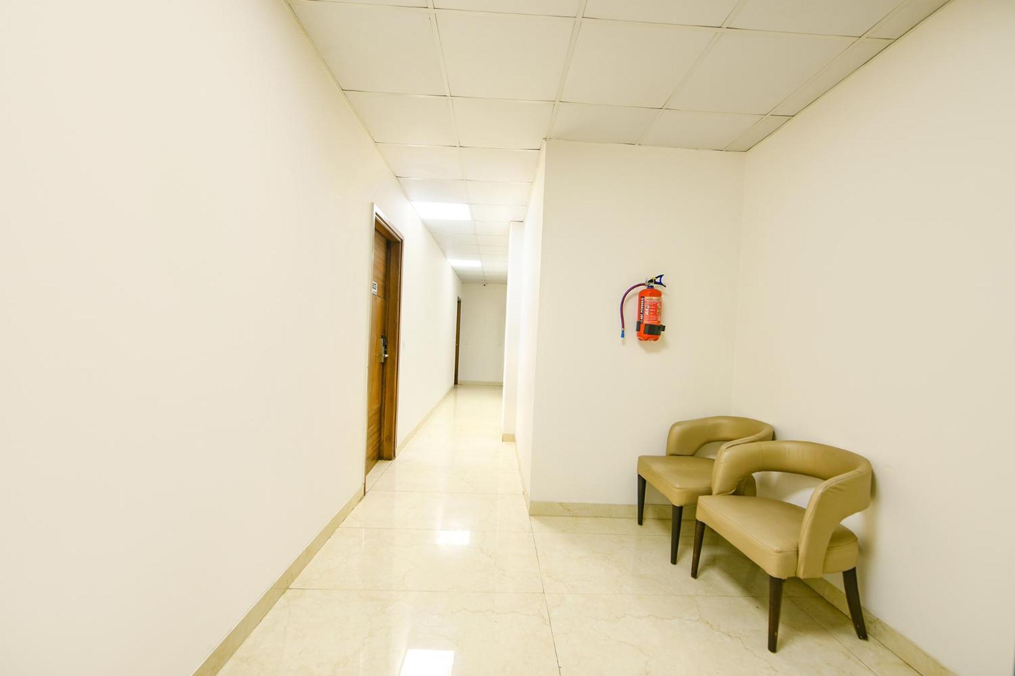 Fabhotel Just - Nr Lajpat Nagar Market Hotel New Delhi